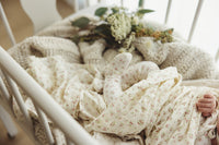 BOUQUET SWADDLE